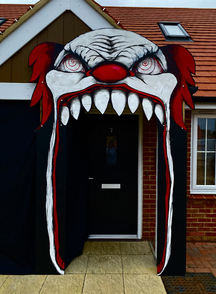 Creepy Clown Entrance Decor