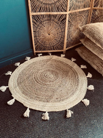 Jute plain round rug for hire | Wedding and event prop hire Essex by Rock the Day | Wedding and Event styling London | Prop hire | Boho decor hire Essex